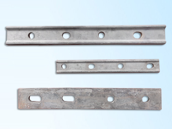 輕軌?mèng)~尾板