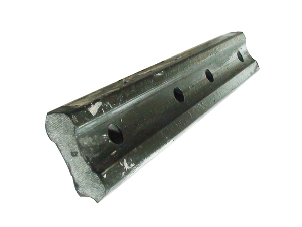 魚尾板側(cè)面